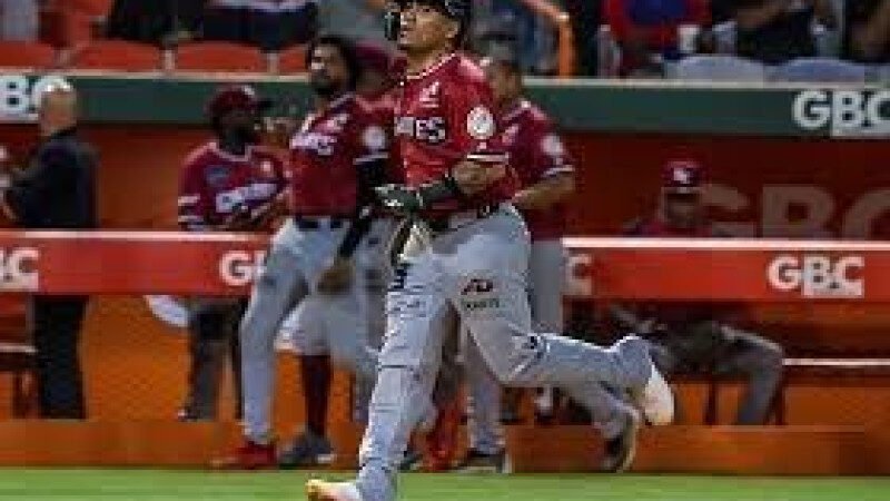 Gigantes logran su primer triunfo del round robin tras dominar a los Toros