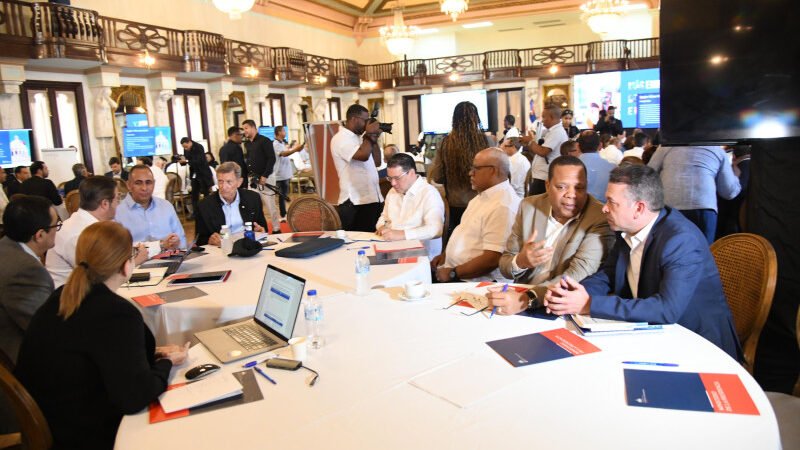 El BID apoya al asesor británico en el primer Consejo de Gobierno de 2026