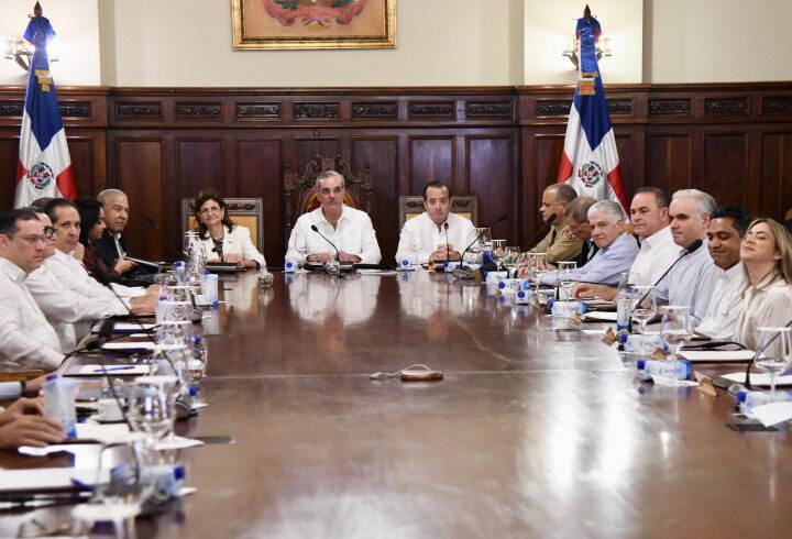 Abinader reúne gabinete y exige pulcritud en el gasto público