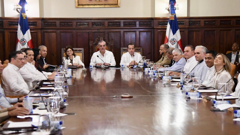 Abinader reúne gabinete y exige pulcritud en el gasto público