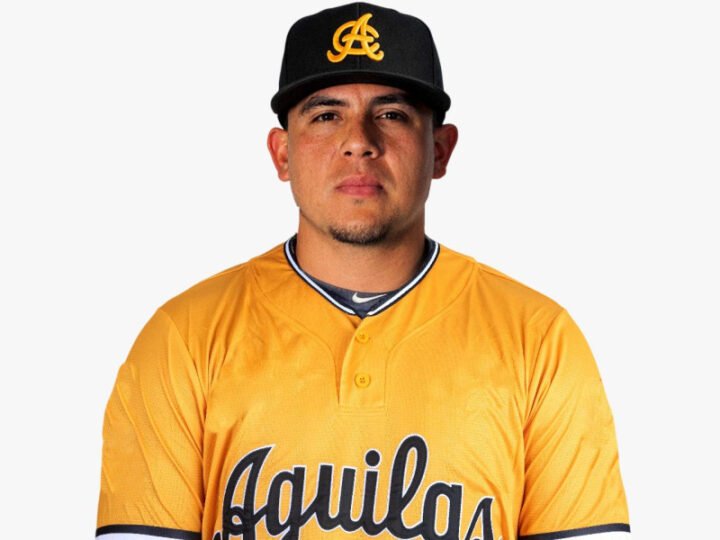 Águilas contratan un infielder y dos relevistas