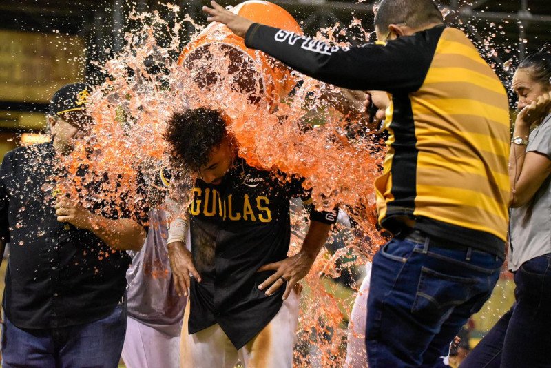 Águilas Cibaeñas dejan a Gigantes en el terreno con hit de Ezequiel Durán