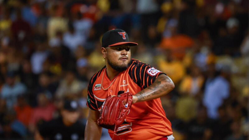 Toros derrotan a las Águilas y quedan solos en el segundo lugar