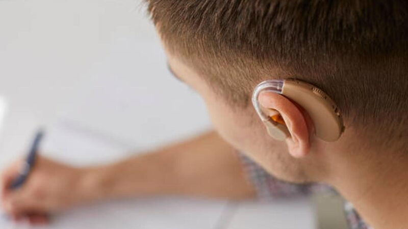 Estudiantes con discapacidad triunfan en universidades, pese a dificultades y falta de datos