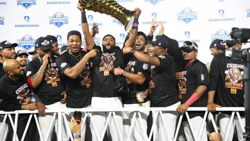 Escogido blanquea 1-0 a los Toros en el 5to. juego de la final. Es bicampeón y logra su corona 18 de por vida