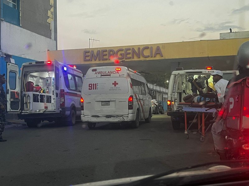 Explican por qué ambulancias permanecen en emergencia