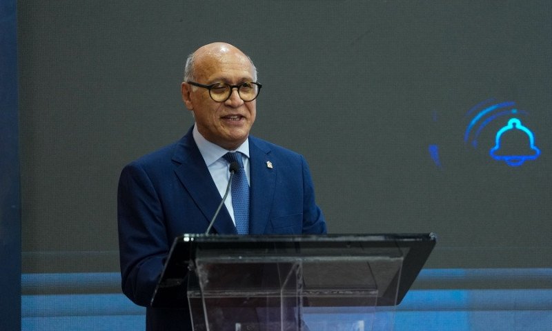 Exigen supervisar  los negocios chinos