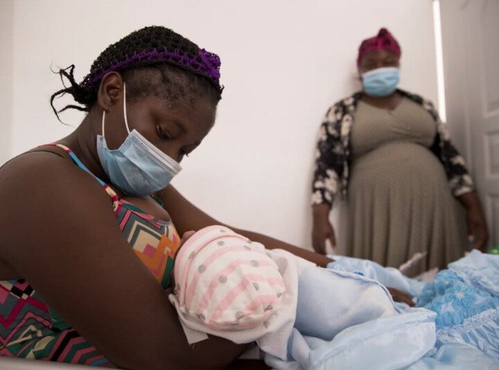 Disminuyen partos en hospitales Dominicanos