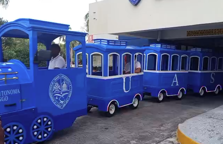 La UASD desplaza estudiantes a lo interno en tren eléctrico