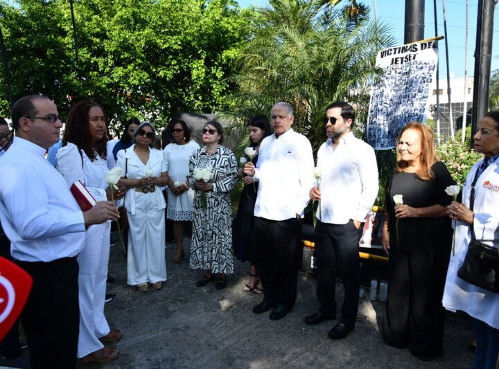 Recuerdan esposa de colega fallecida en el Jet Set