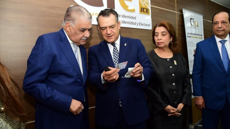 Miguel Vargas respalda proceso de cedulación y afirma que la oposición deberá unirse para ganar en 2028