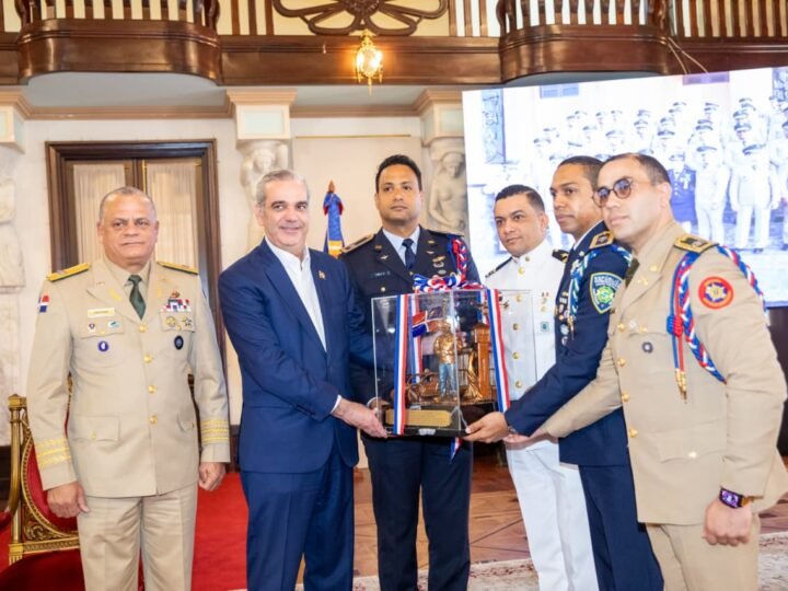 Abinader dice que gracias a Fuerzas Armadas y Policía Nacional, Dominicana se consolida como un faro de paz en la región