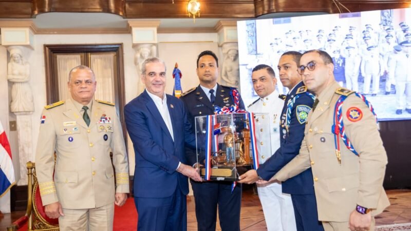 Abinader dice que gracias a Fuerzas Armadas y Policía Nacional, Dominicana se consolida como un faro de paz en la región