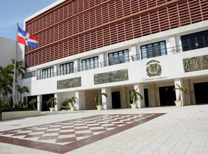 Promover una regulación para eliminar la candidatura independiente, habría cambios en la dirigencia política