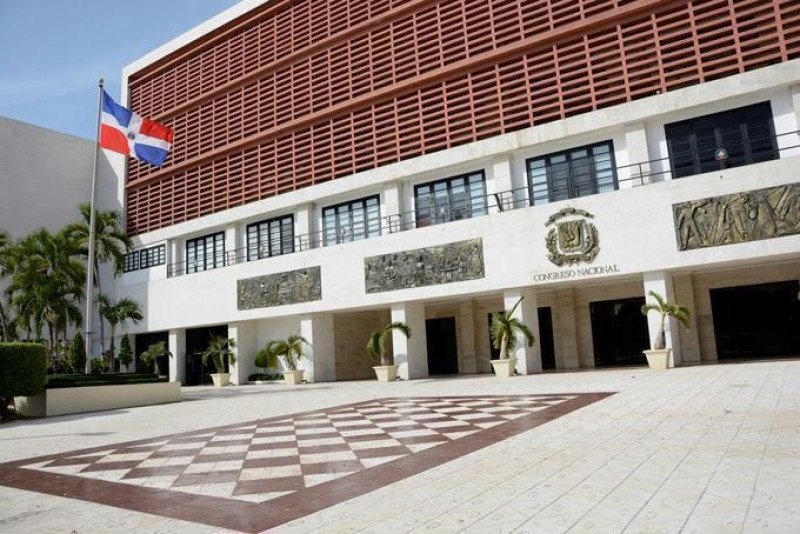 Promover una regulación para eliminar la candidatura independiente, habría cambios en la dirigencia política