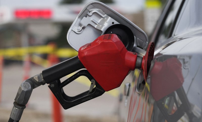 Gasolinas y gasoil premiun y regular suben RD$ 5.00 por galón, informa Industria y Comercio