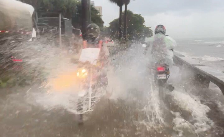 Frío y vaguada provocan aguaceros en varias provincias del país
