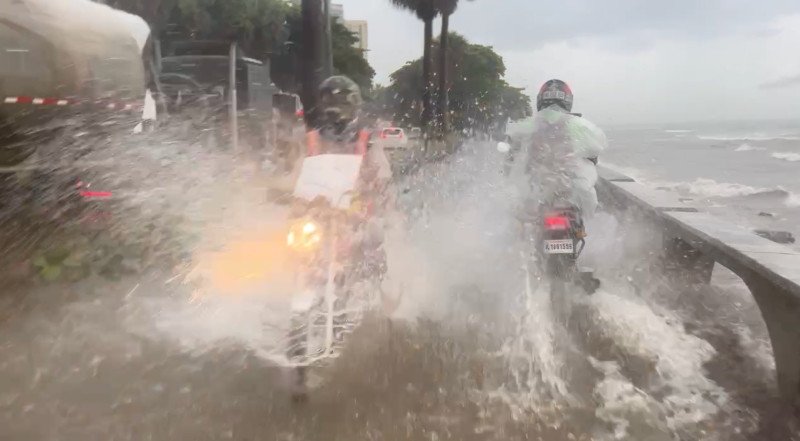 Frío y vaguada provocan aguaceros en varias provincias del país