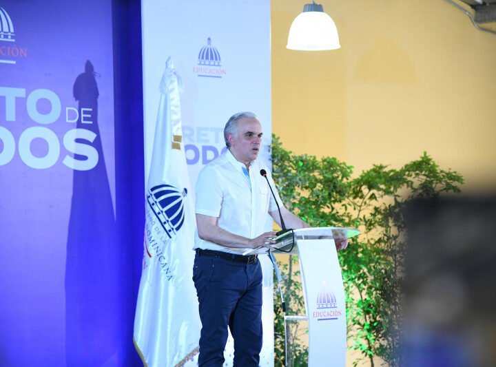 Educación no cree que más de 500 mil estudiantes estén fuera de las aulas