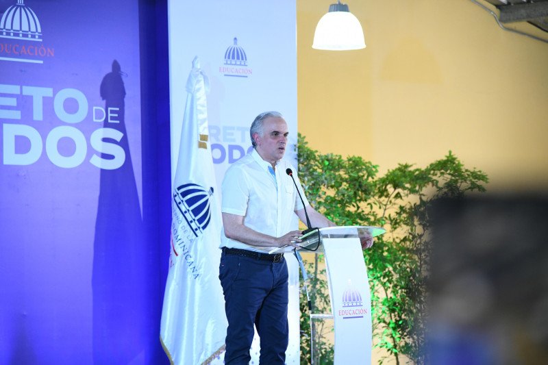 Educación no cree que más de 500 mil estudiantes estén fuera de las aulas