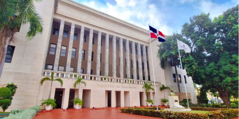 Rechazan paros de docentes: «atenta contra cumplimiento del calendario escolar»