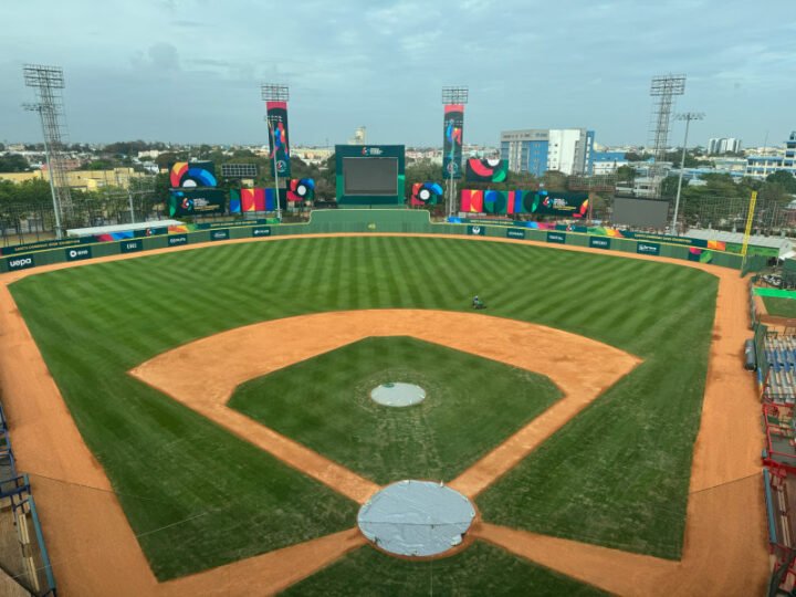 Estadio Quisqueya  recibe al equipo dominicano del Clásico Mundial de Béisbol