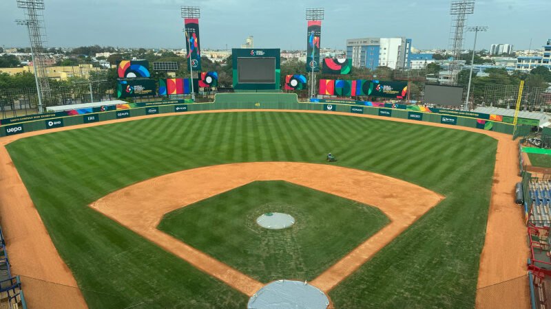 Estadio Quisqueya  recibe al equipo dominicano del Clásico Mundial de Béisbol