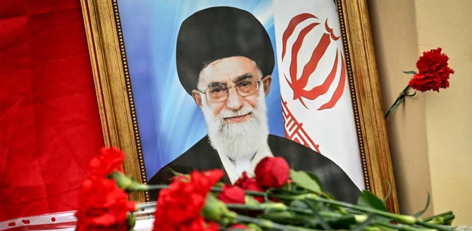 Muere la esposa del exlíder iraní Alí Jamenei