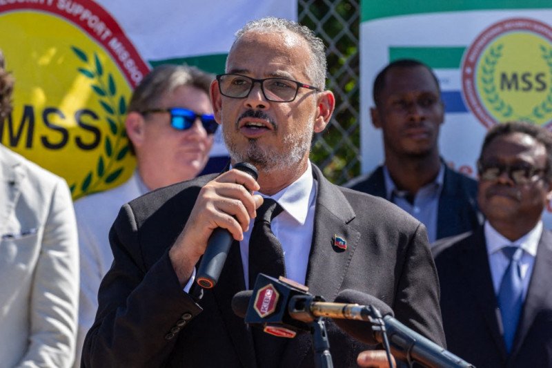 Presentan nuevo gobierno de transición