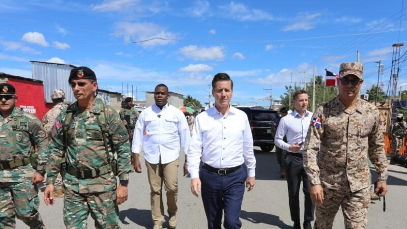 Recorren frontera entre Haití y RD para ayudar en la seguridad fronteriza