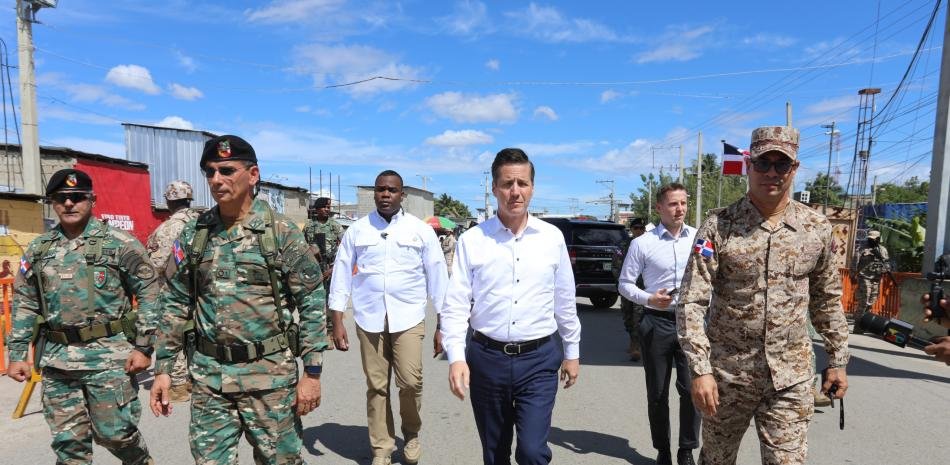 Recorren frontera entre Haití y RD para ayudar en la seguridad fronteriza