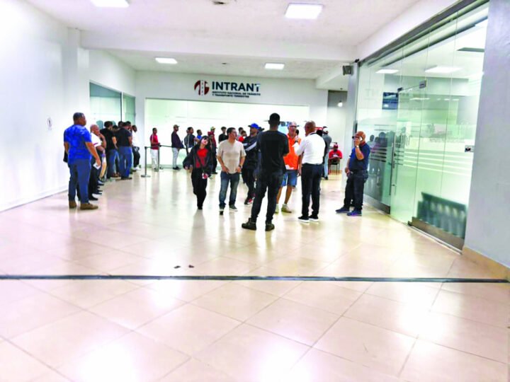 Usuarios  molestos por las dificultades para tomar el examen práctico para conducir