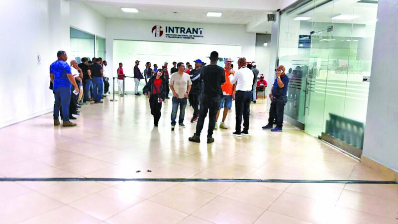 Usuarios  molestos por las dificultades para tomar el examen práctico para conducir