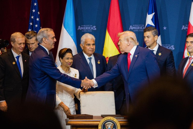 “Muchos de mis amigos están en República Dominicana” le dice Trump a Luis Abinader