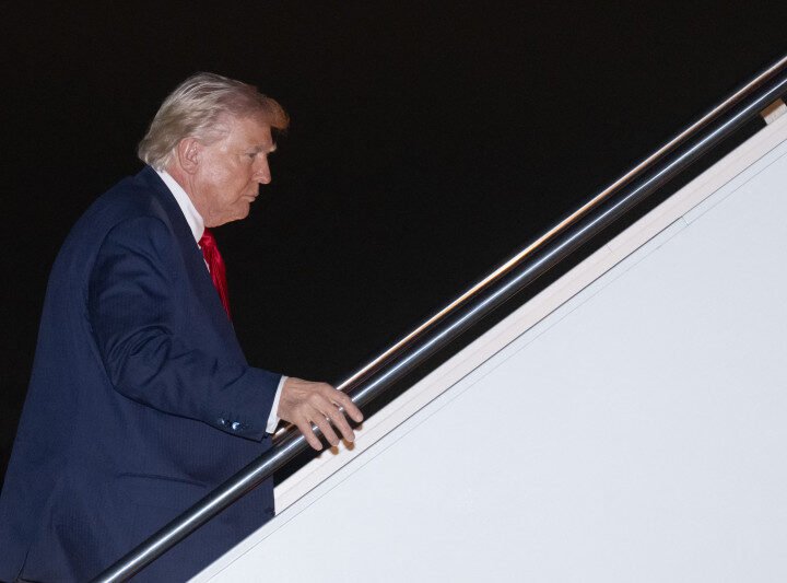 Trump recibe los restos de los seis soldados muertos en la guerra contra Irán