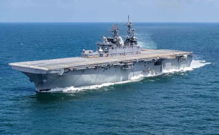 Más barcos y marines para Oriente Medio