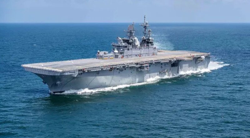 Más barcos y marines para Oriente Medio