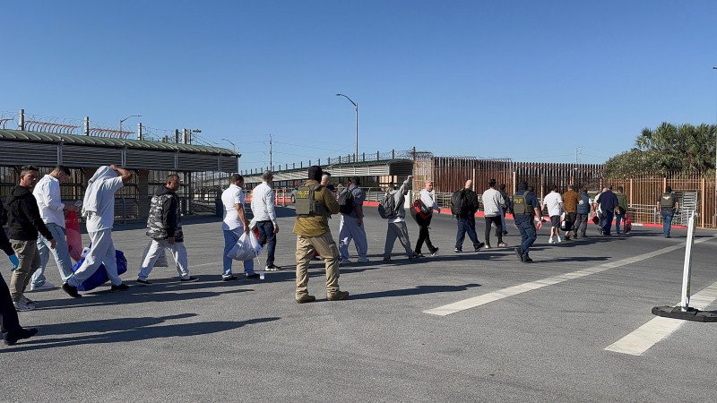 Drones guían a migrantes en frontera sur de EEUU