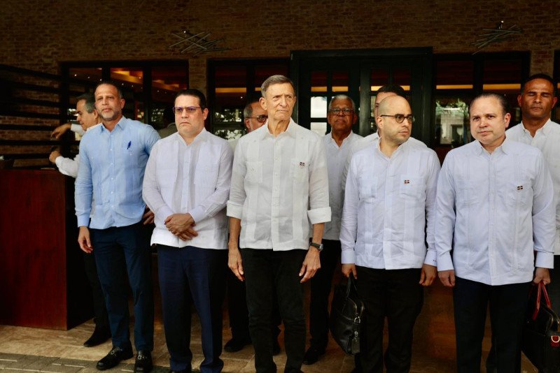 Diplomáticos de EEUU y autoridades de RD conversan sobre Fuerza de Supresión de Pandillas en Haití