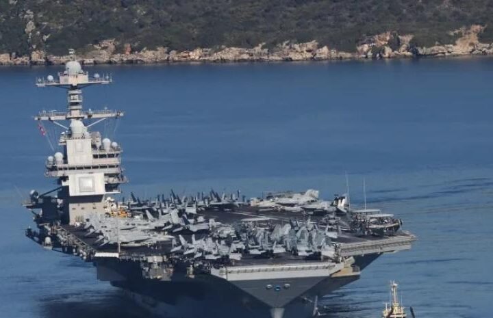 El mayor portaaviones de EEUU abandona el mar Rojo tras un incendio