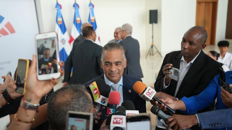 Joel Santos atribuye apagones a alta demanda