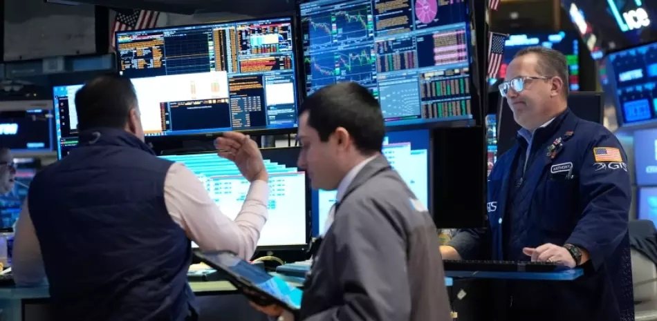 Petróleo sube hasta los 98.32 dólares