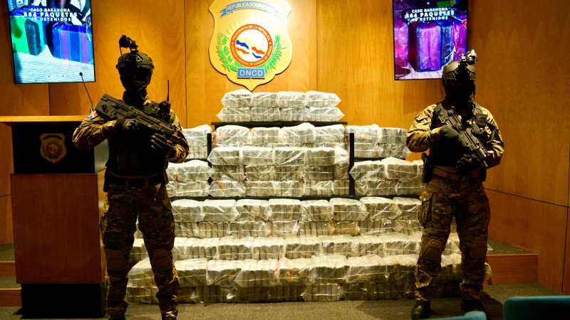 Unos 564 paquetes de cocaína son incautados y   cinco hombres arrestados en Barahona