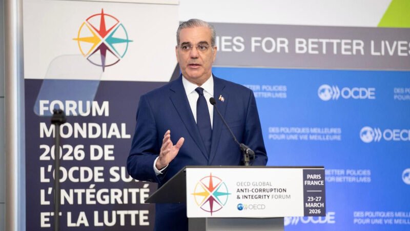 Un compromiso contra «impuesto invisible» de la corrupción