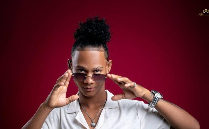 Bachateros que dejaron de ser colmaderos, «delivery», motoconchistas y «echas días»