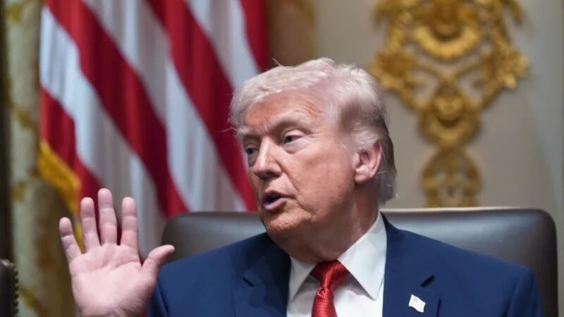 Trump amenaza con destruir principal terminal petrolera de Irán si no logra acuerdo