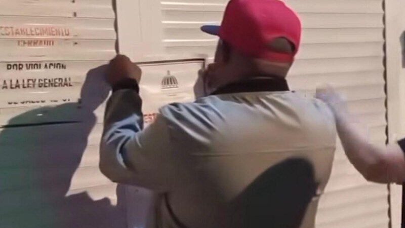 Clausuran clínica estética en Santiago por muerte   mujer joven