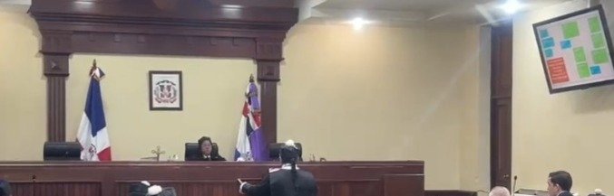 Abogada asegura que el dinero de los semáforos inteligentes los aprobó el Presidente Abinader