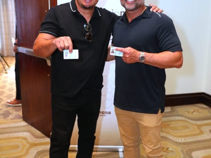 JCE entrega nueva cédula a la selección dominicana del Clásico Mundial de Béisbol 2026