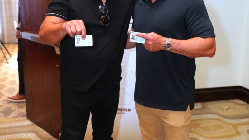 JCE entrega nueva cédula a la selección dominicana del Clásico Mundial de Béisbol 2026